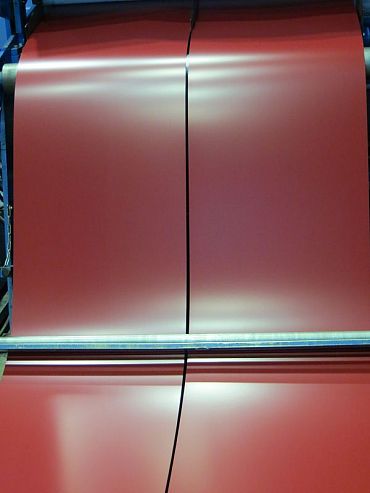 Лента оцинкованная с полимерным покрытием (штрипс) полиэстер 0,55мм RAL 3000 Огненно-красный