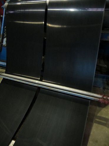 Лист оцинкованный с полимерным покрытием полиэстер 0,4x1250мм RAL 9005 Чёрный янтарь