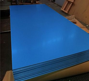 Лист оцинкованный с полимерным покрытием полиэстер 0,55х1250мм RAL 7038 Агатовый серый