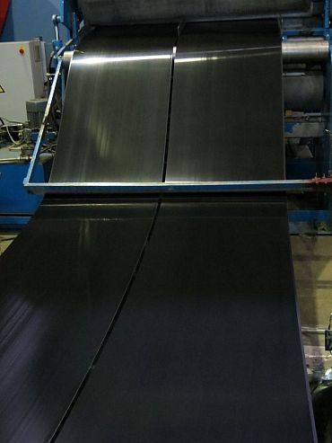 Лента оцинкованная с полимерным покрытием полиэстер (штрипс) 0,9мм RAL 9005 Чёрный янтарь